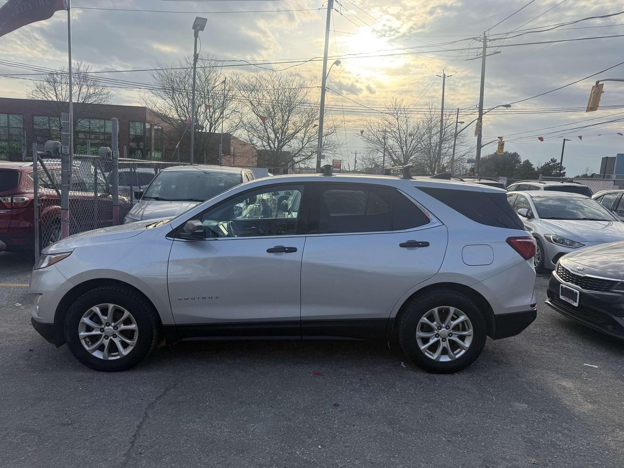 2018 Chevrolet Equinox *** 3 YEAR WARRANTY INCLUDED *** Photo