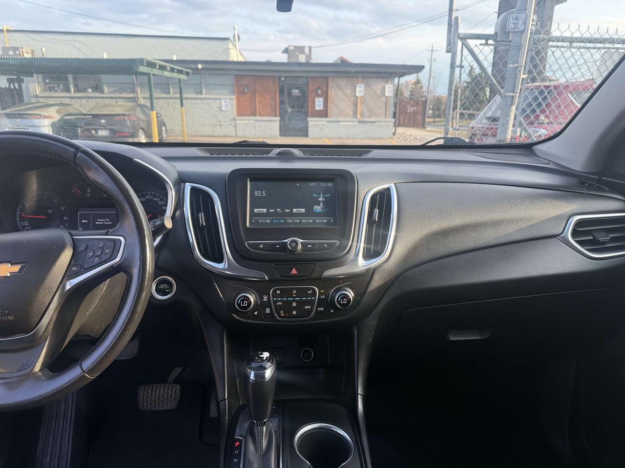 2018 Chevrolet Equinox *** 3 YEAR WARRANTY INCLUDED *** Photo
