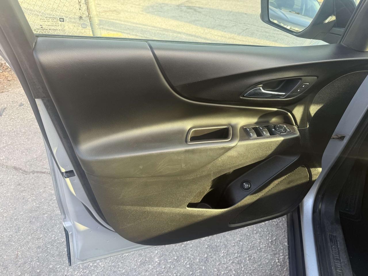 2018 Chevrolet Equinox *** 3 YEAR WARRANTY INCLUDED *** Photo