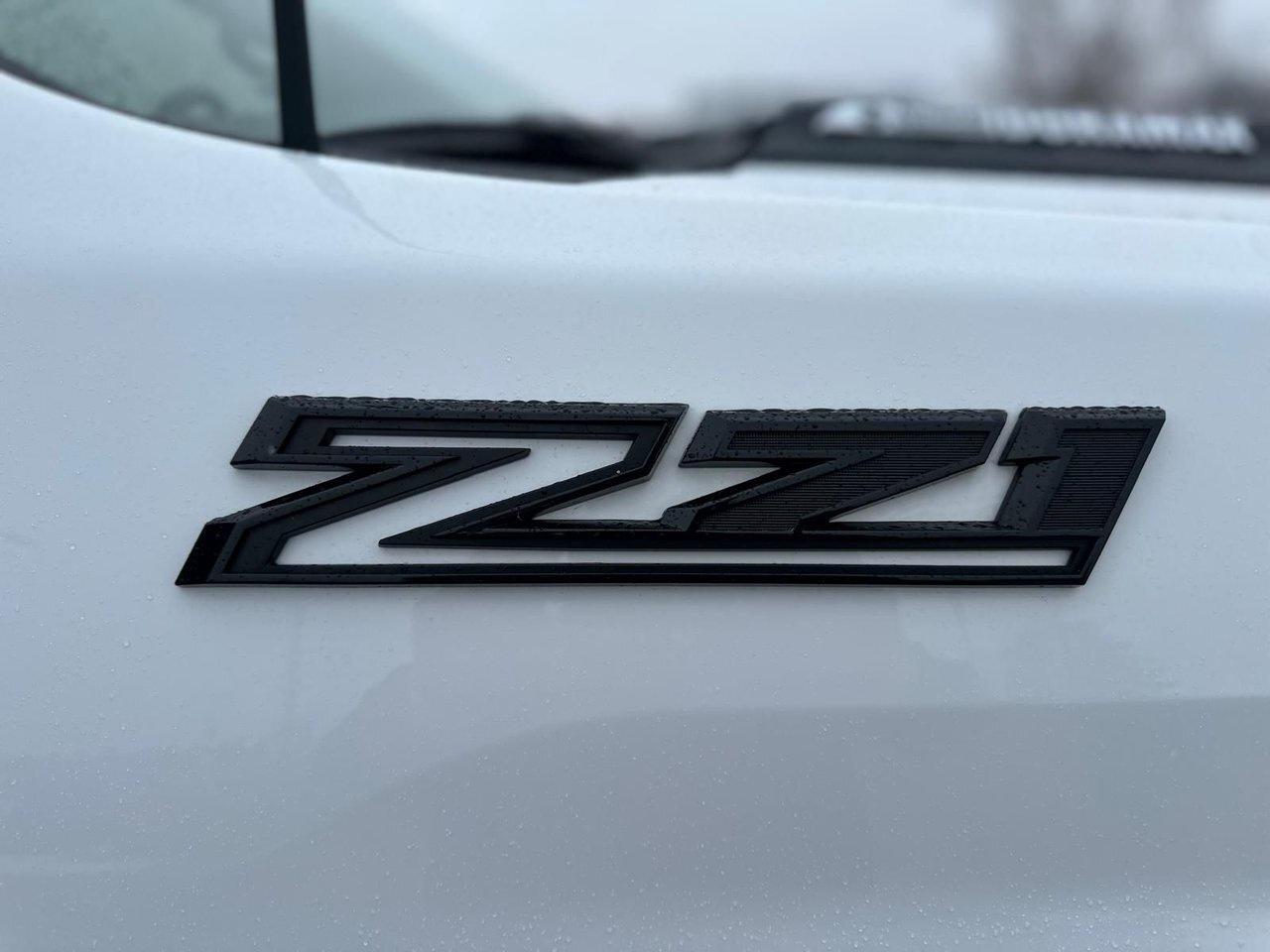 2024 Chevrolet SILVERADO 2500HD 4WD Crew Cab Standard Box LT Z71 Leather Sunroof D Photo