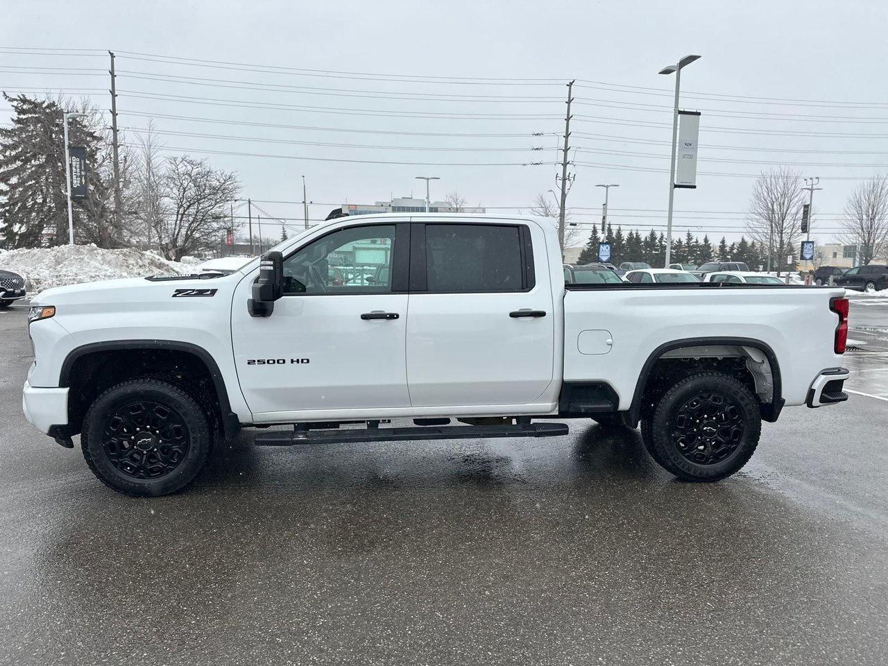 2024 Chevrolet SILVERADO 2500HD 4WD Crew Cab Standard Box LT Z71 Leather Sunroof D Photo