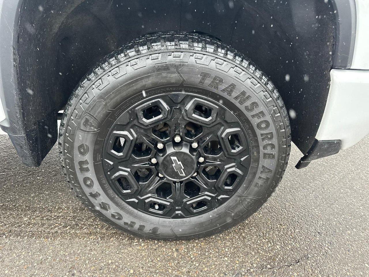 2024 Chevrolet SILVERADO 2500HD 4WD Crew Cab Standard Box LT Z71 Leather Sunroof D Photo