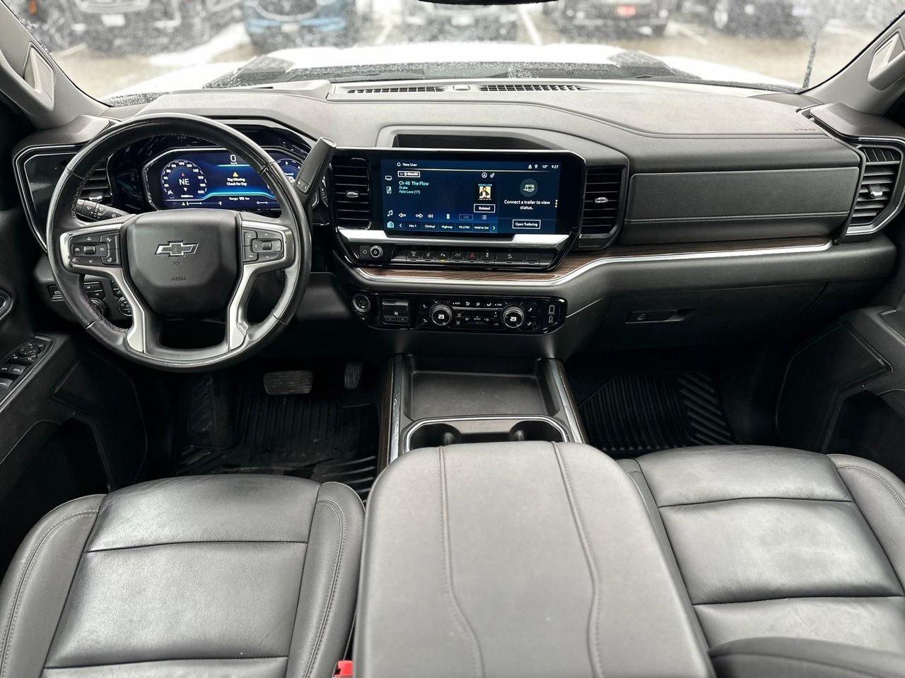 2024 Chevrolet SILVERADO 2500HD 4WD Crew Cab Standard Box LT Z71 Leather Sunroof D Photo