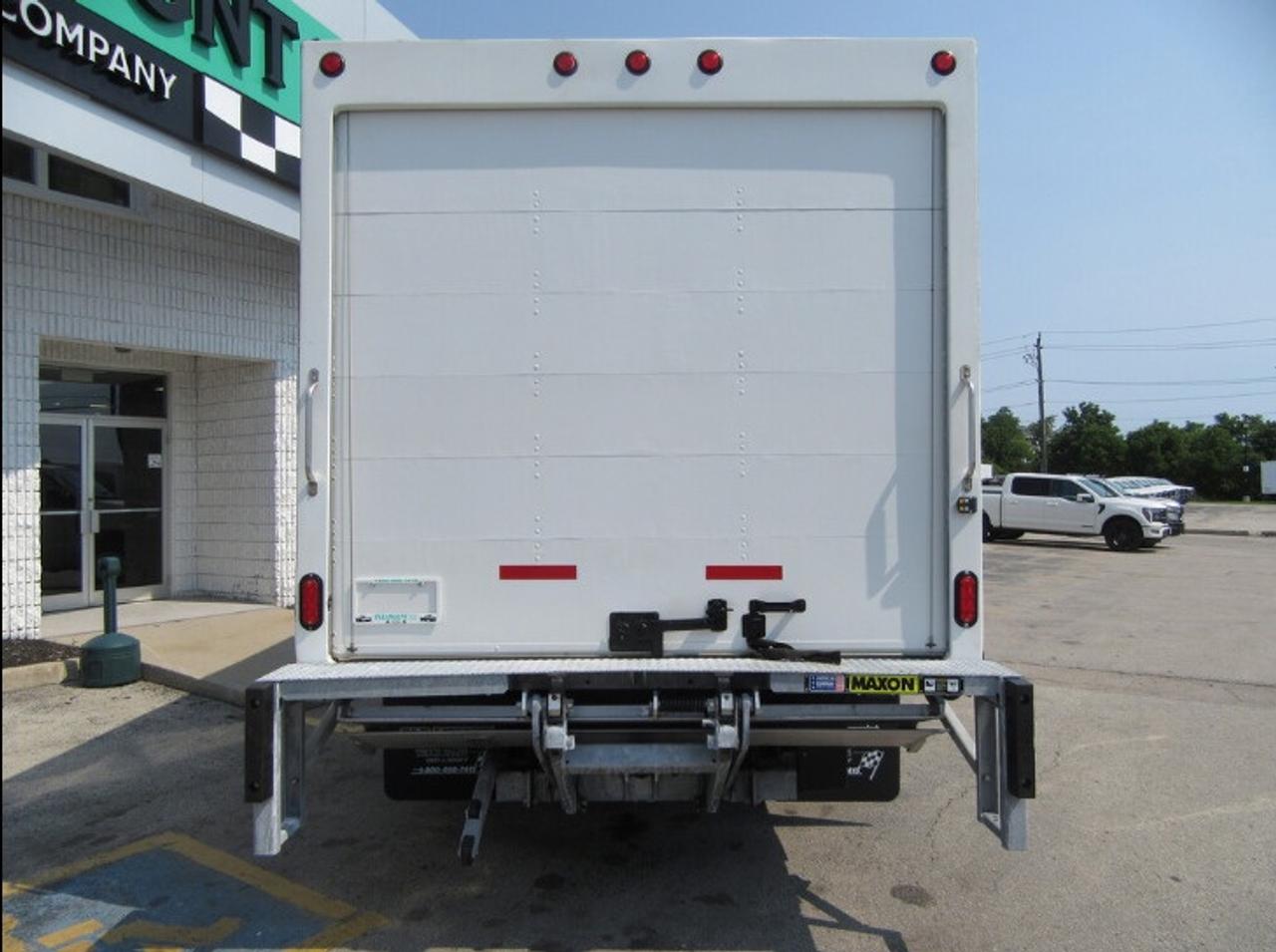 2023 Ford Super Duty E-450 DRW CUBE VAN 16FT HIGH BOX & POWER LIFTGATE Photo3