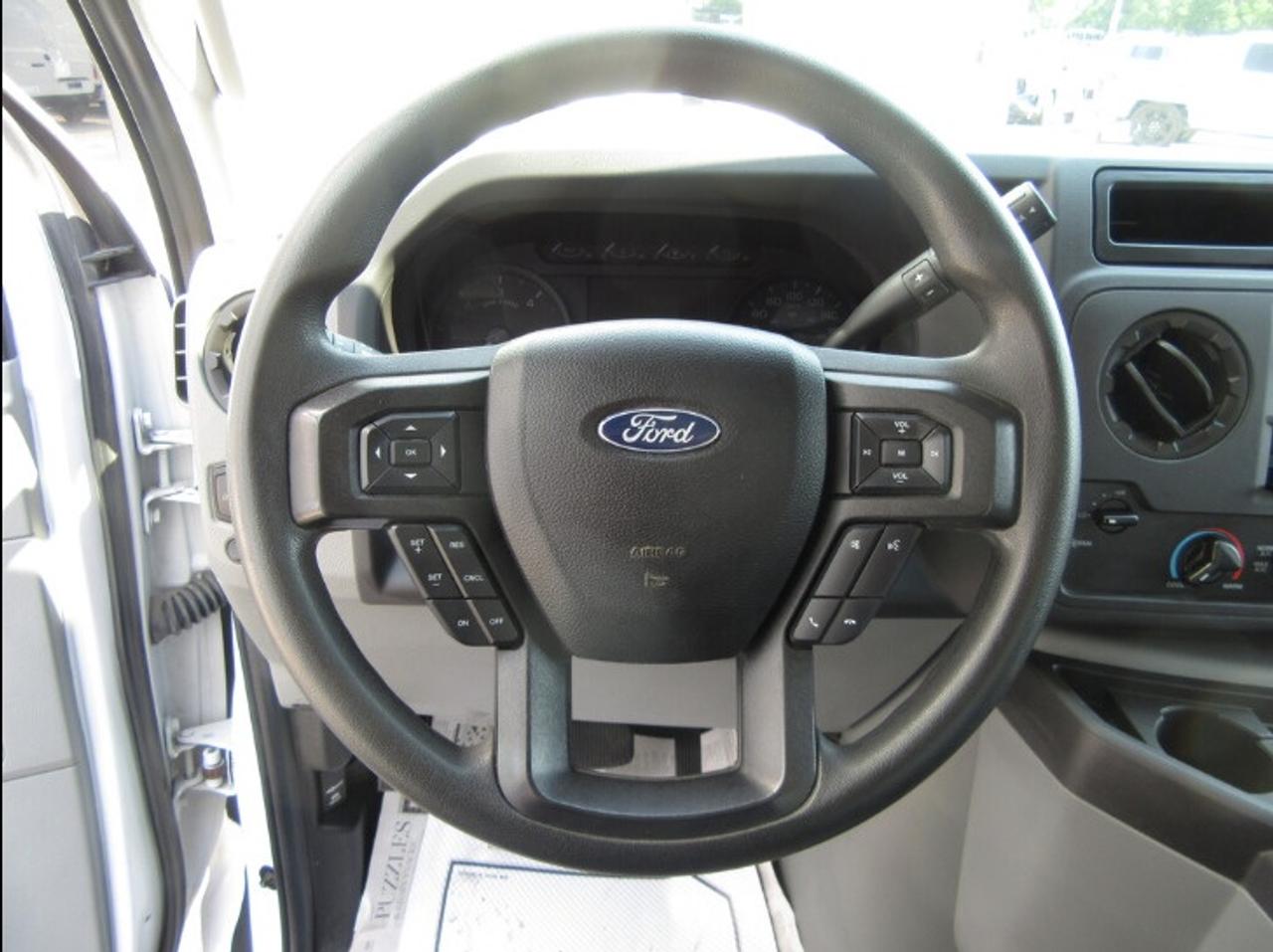 2023 Ford E-450 CUBE VAN 16FT HIGH BOX & POWER LIFTGATE Photo