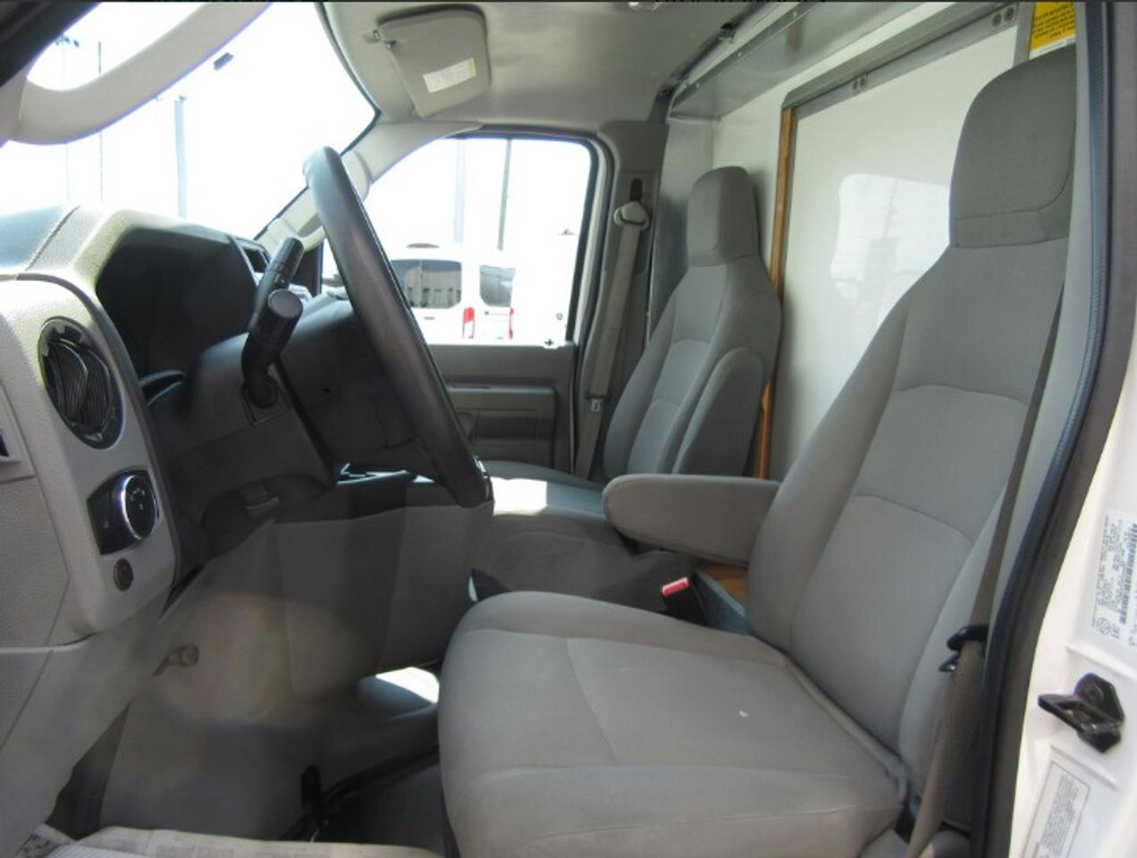 2023 Ford E-450 CUBE VAN 16FT HIGH BOX & POWER LIFTGATE Photo