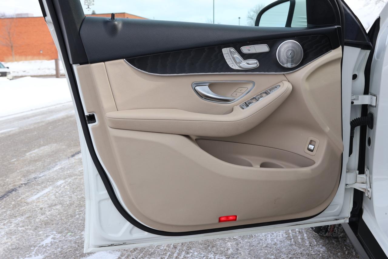 2019 Mercedes-Benz GLC-Class GLC300-4MATIC-AMG/NAV/360 CAM/PANOROOF/BLIS/P SENS Photo