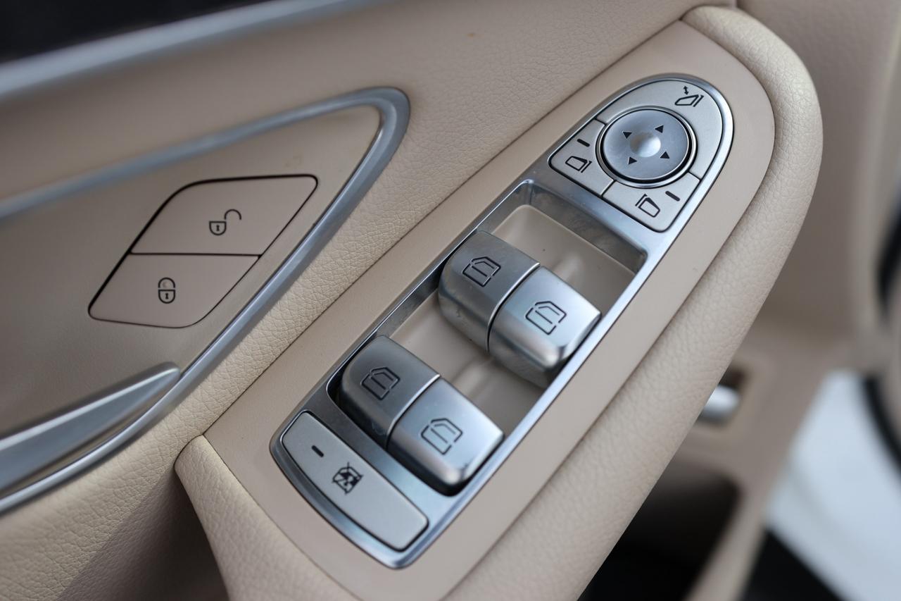 2019 Mercedes-Benz GLC-Class GLC300-4MATIC-AMG/NAV/360 CAM/PANOROOF/BLIS/P SENS Photo