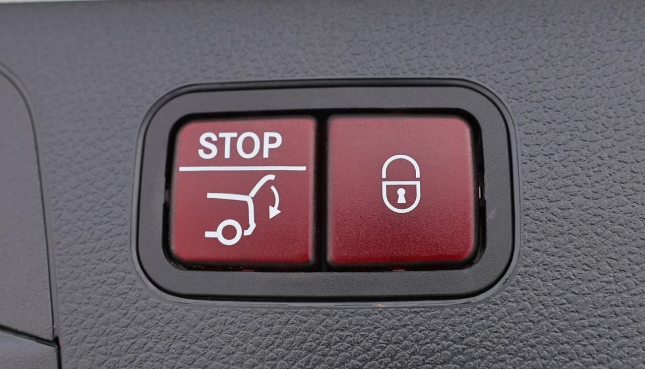 2019 Mercedes-Benz GLC-Class GLC300-4MATIC-AMG/NAV/360 CAM/PANOROOF/BLIS/P SENS Photo