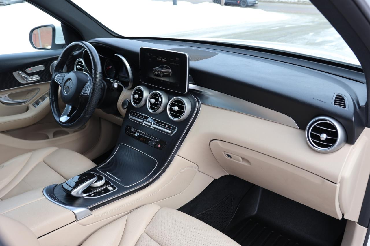 2019 Mercedes-Benz GLC-Class GLC300-4MATIC-AMG/NAV/360 CAM/PANOROOF/BLIS/P SENS Photo