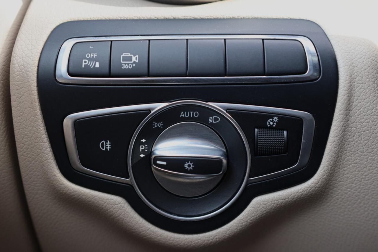 2019 Mercedes-Benz GLC-Class GLC300-4MATIC-AMG/NAV/360 CAM/PANOROOF/BLIS/P SENS Photo