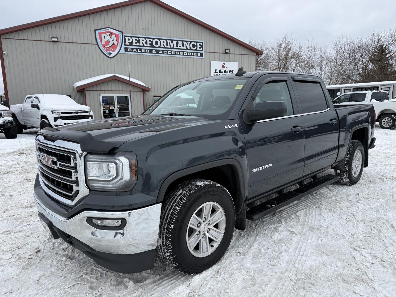2018 GMC Sierra 1500 4WD Crew Cab  SLE Photo