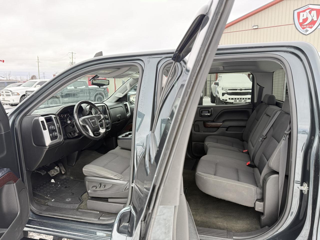 2018 GMC Sierra 1500 4WD Crew Cab  SLE Photo