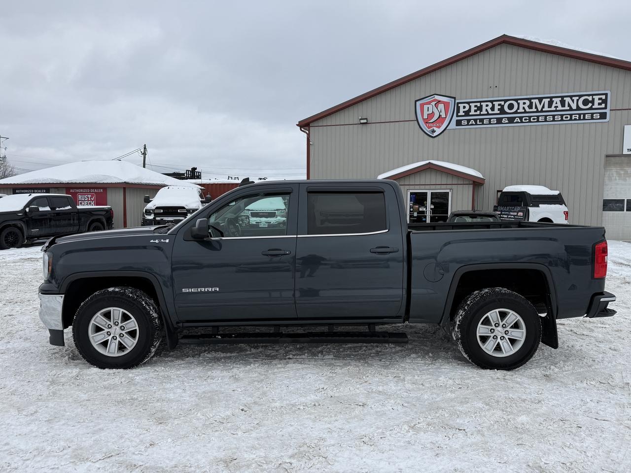 2018 GMC Sierra 1500 4WD Crew Cab  SLE Photo3