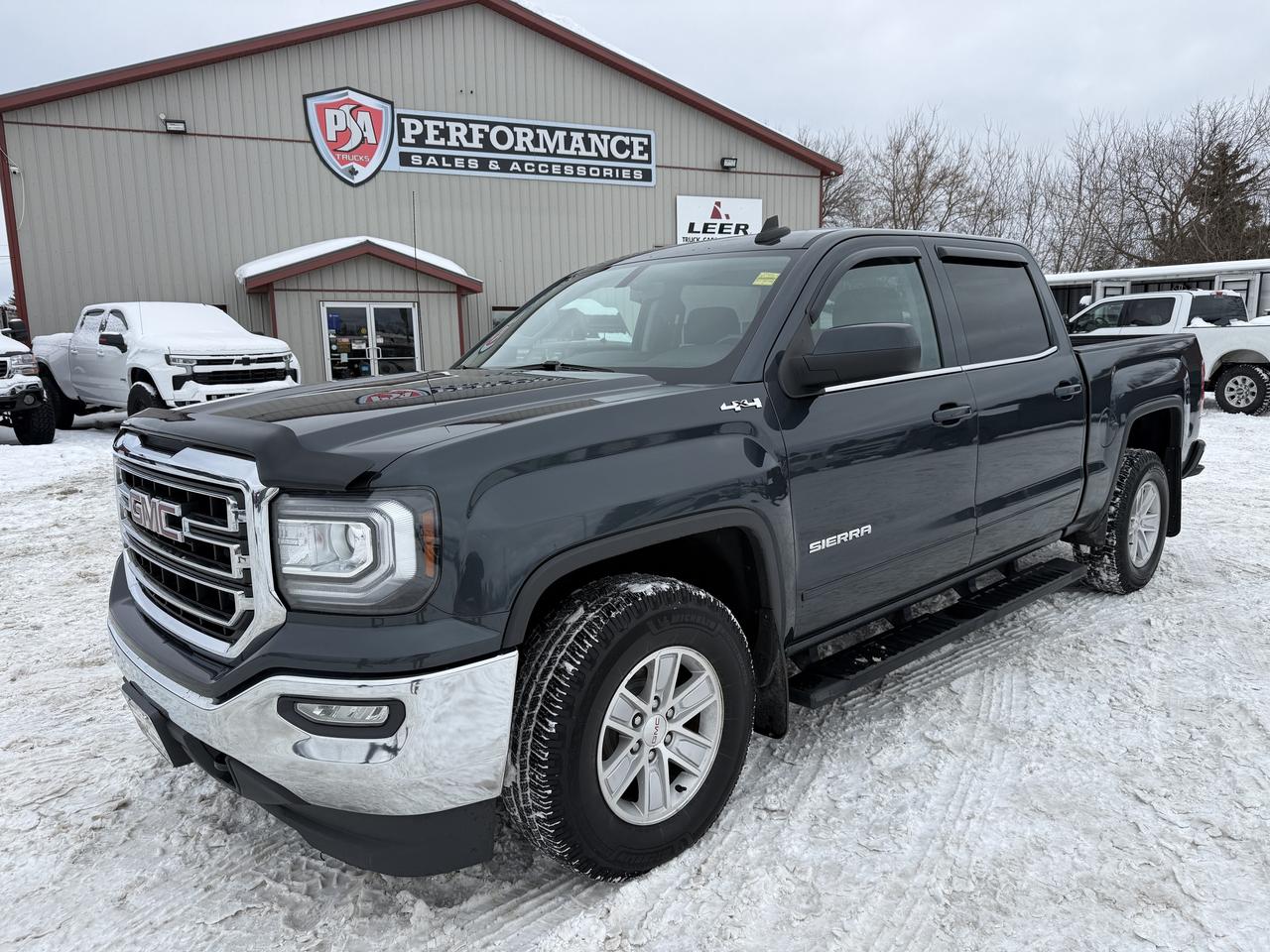 2018 GMC Sierra 1500 4WD Crew Cab  SLE Photo0