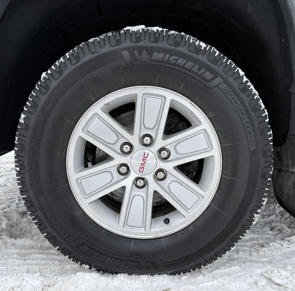 2018 GMC Sierra 1500 4WD Crew Cab  SLE Photo