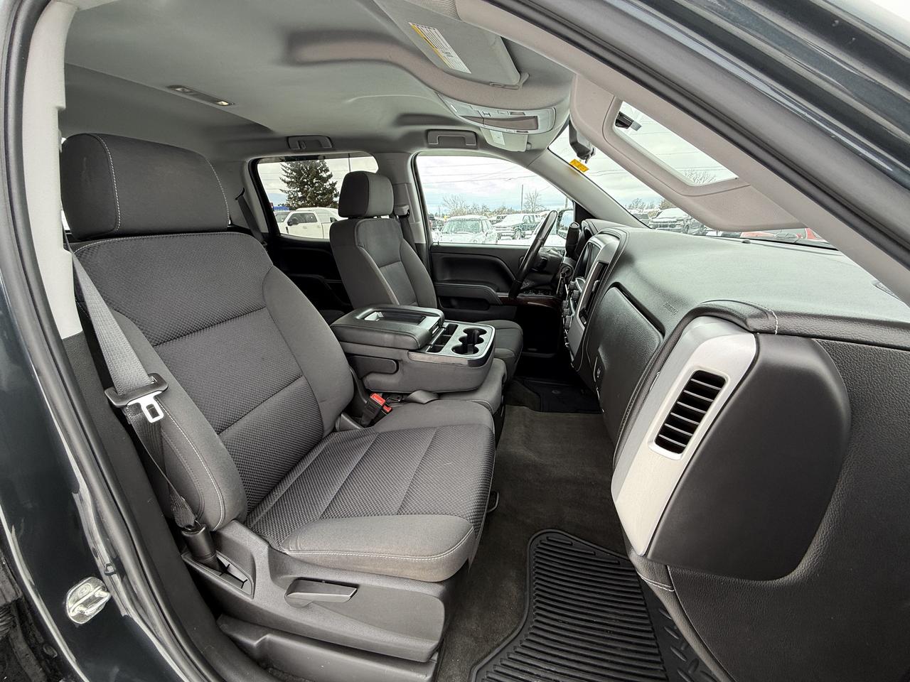 2018 GMC Sierra 1500 4WD Crew Cab  SLE Photo