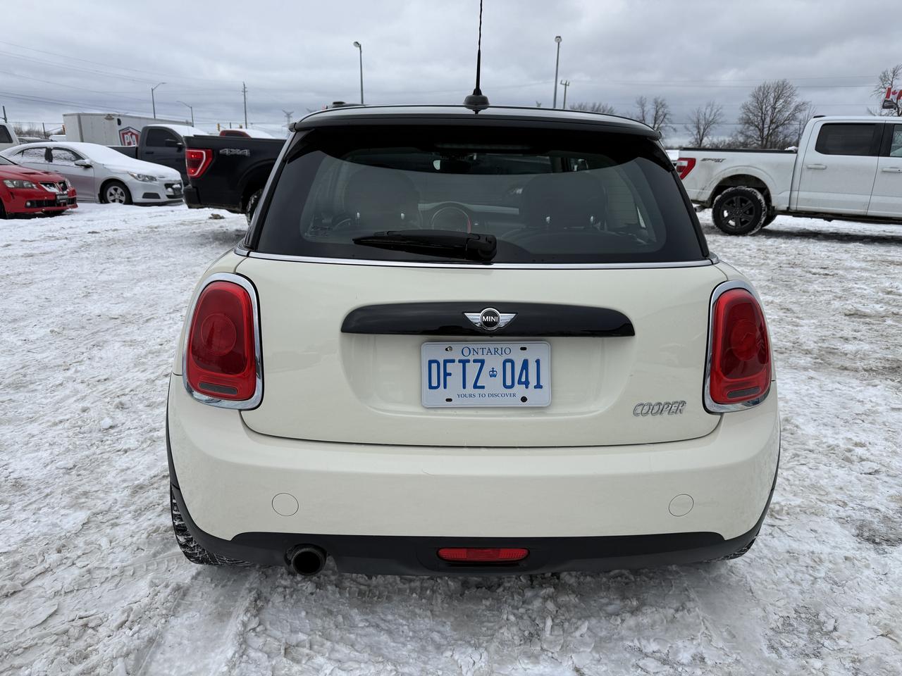 2016 MINI Cooper Hardtop 3dr HB Photo