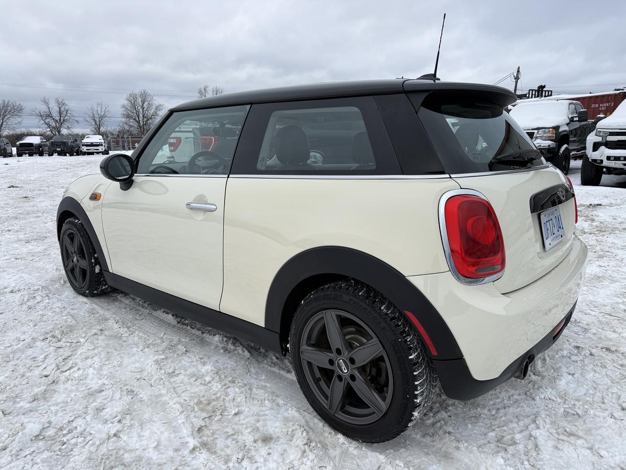 2016 MINI Cooper Hardtop 3dr HB Photo