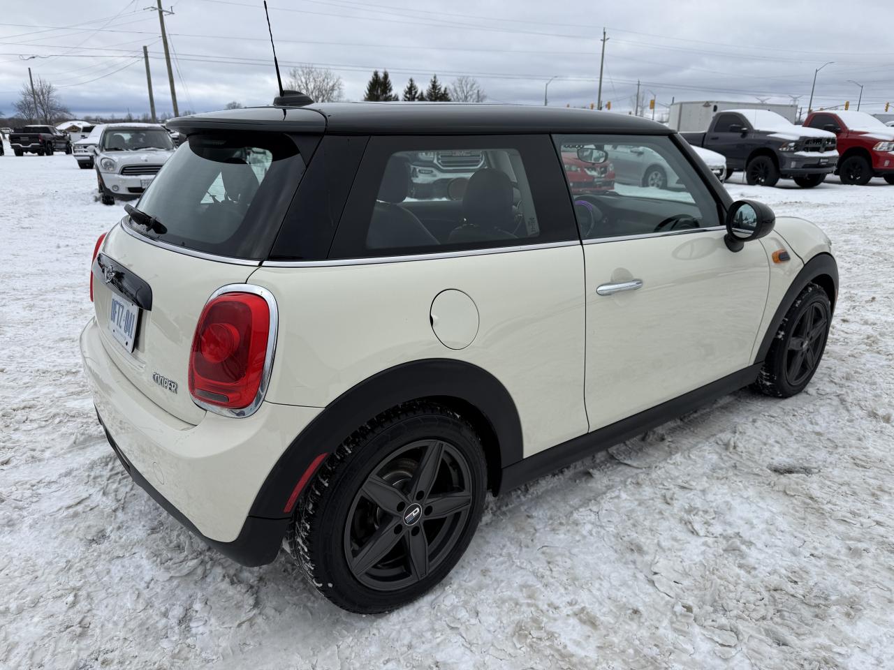 2016 MINI Cooper Hardtop 3dr HB Photo