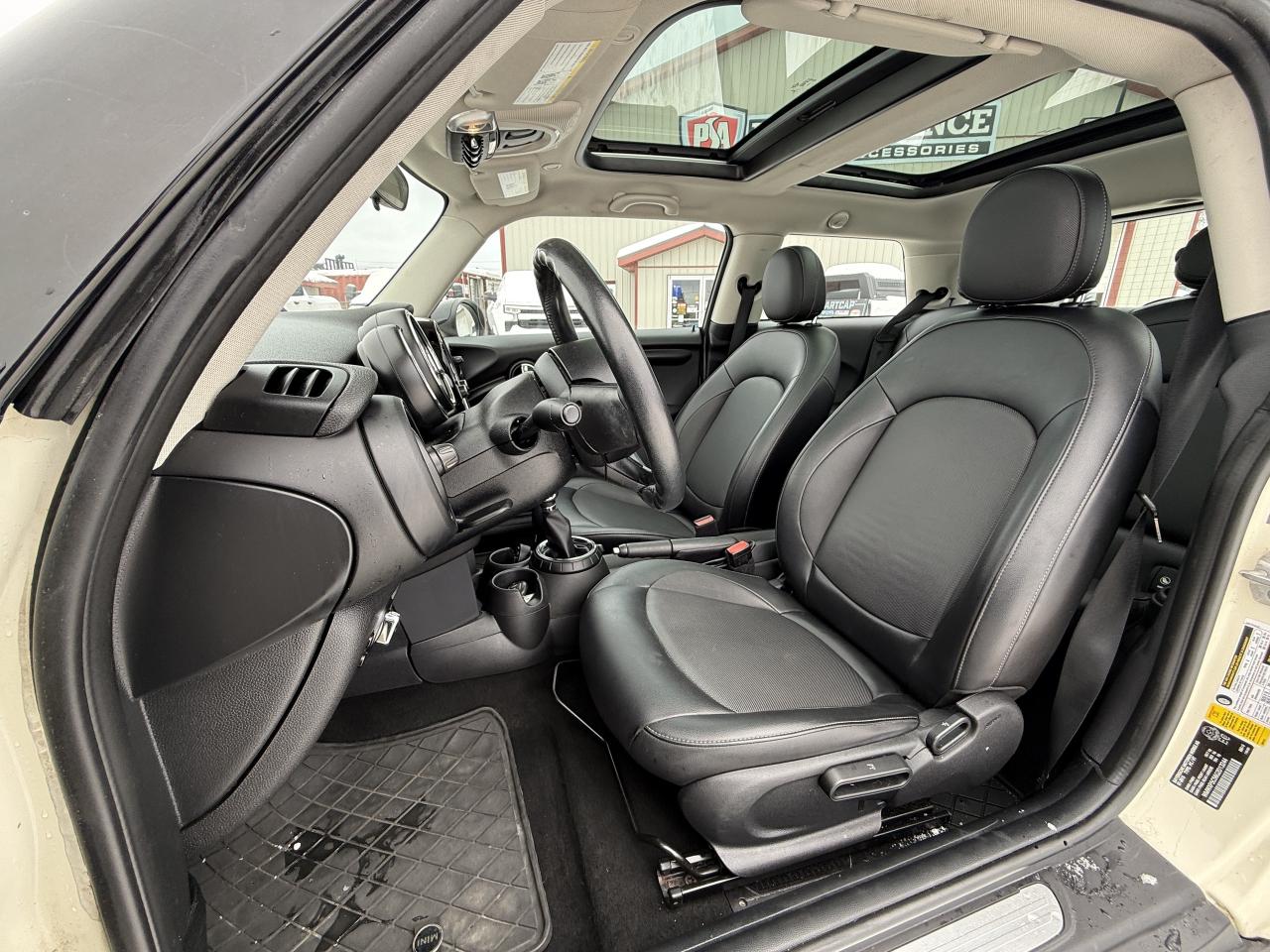 2016 MINI Cooper Hardtop 3dr HB Photo