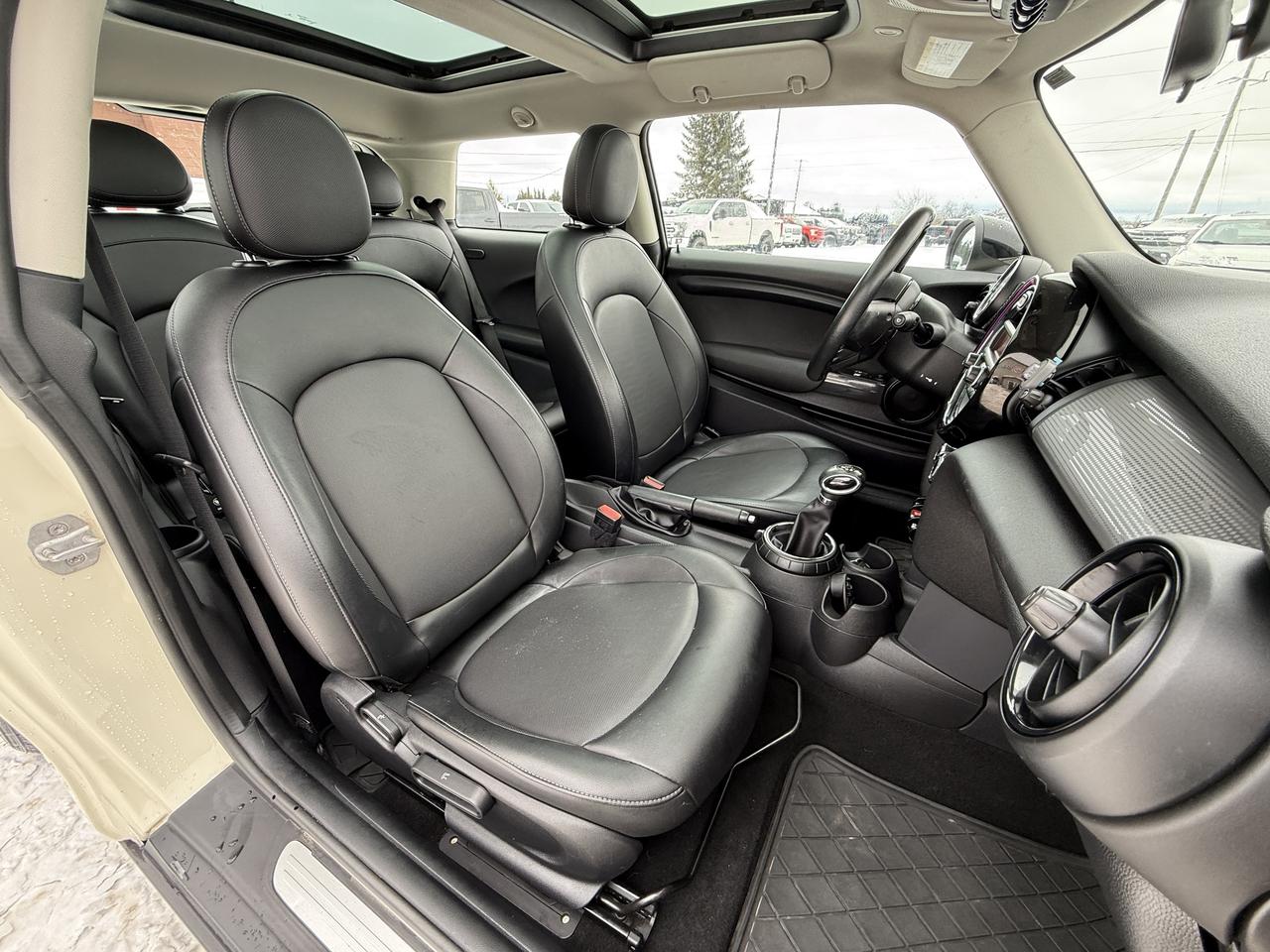 2016 MINI Cooper Hardtop 3dr HB Photo