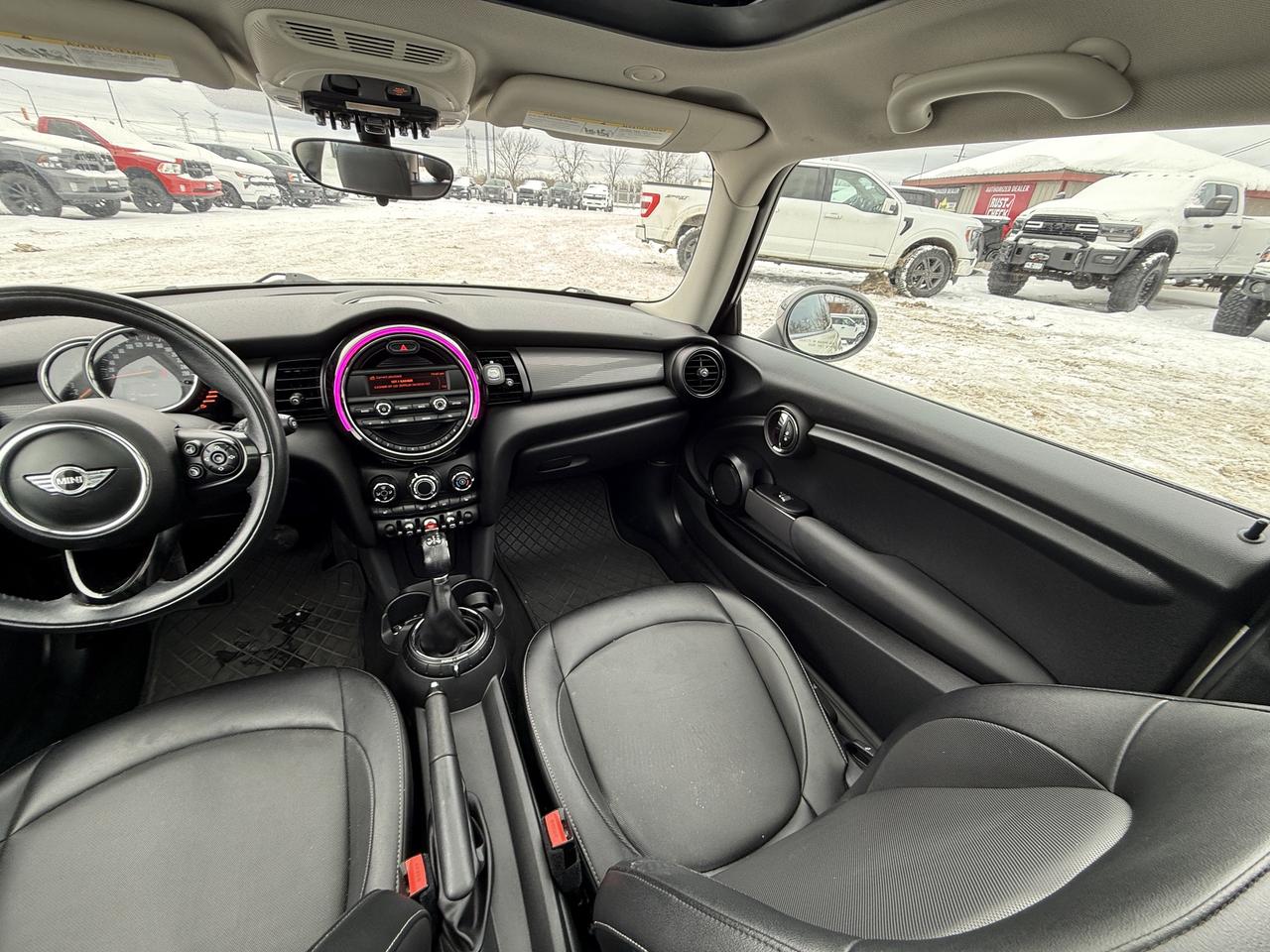 2016 MINI Cooper Hardtop 3dr HB Photo