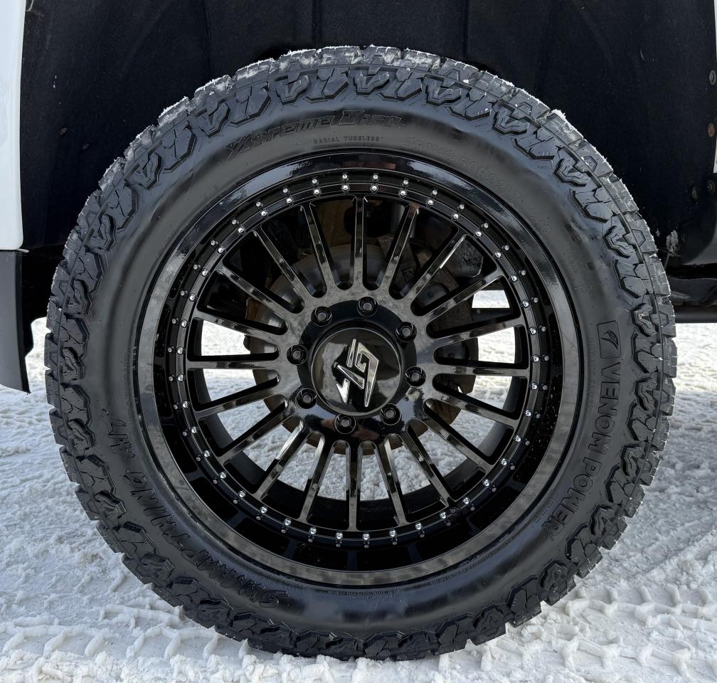 2017 Chevrolet SILVERADO 2500HD LT LIFT/WHEEL/TIRE PKG!! Photo