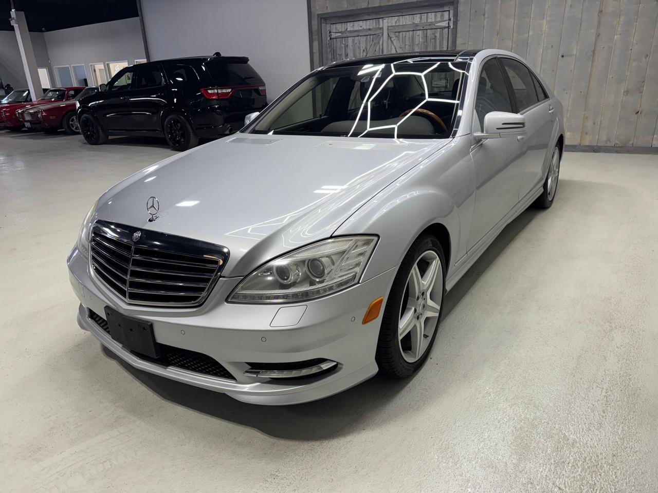 2010 Mercedes-Benz S-Class S 550 4MATIC SEDAN LWB EXCELLENT CONDITION Photo