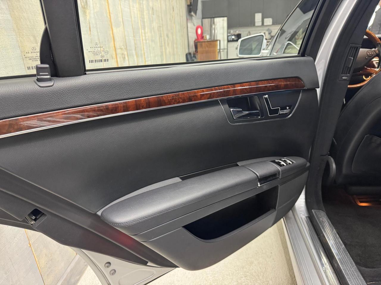 2010 Mercedes-Benz S-Class S 550 4MATIC SEDAN LWB EXCELLENT CONDITION Photo