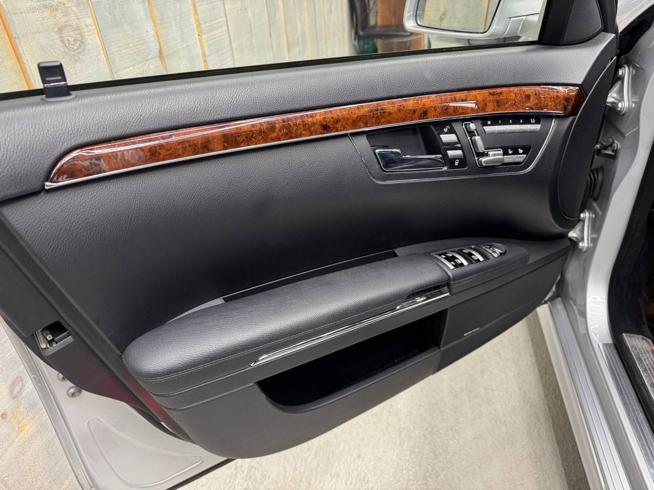 2010 Mercedes-Benz S-Class S 550 4MATIC SEDAN LWB EXCELLENT CONDITION Photo