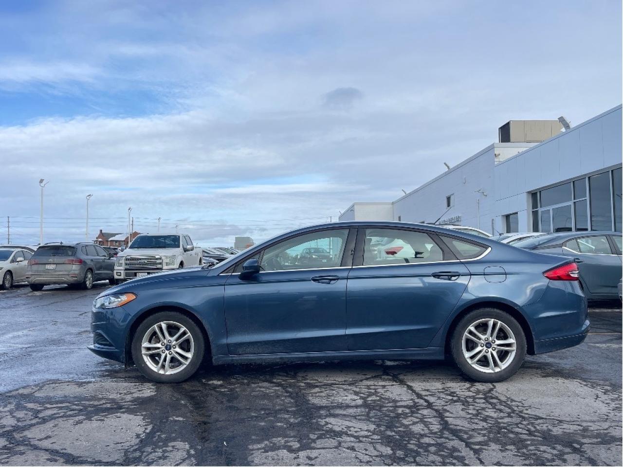 2018 Ford Fusion SE FWD 2.5L LOW LOW KMS HEATED SEATS BLUETOOTH Photo3