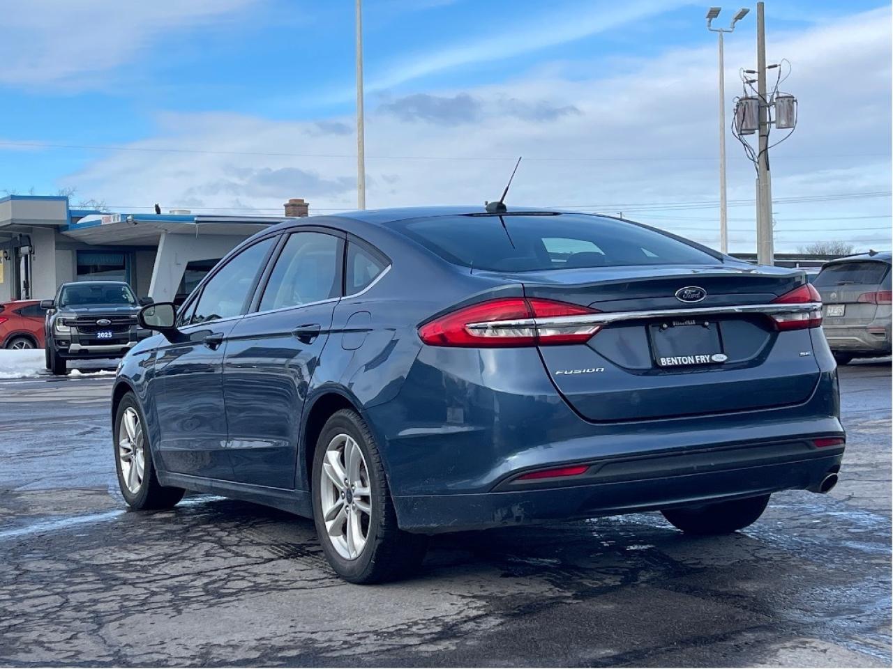 2018 Ford Fusion SE FWD 2.5L LOW LOW KMS HEATED SEATS BLUETOOTH Photo4