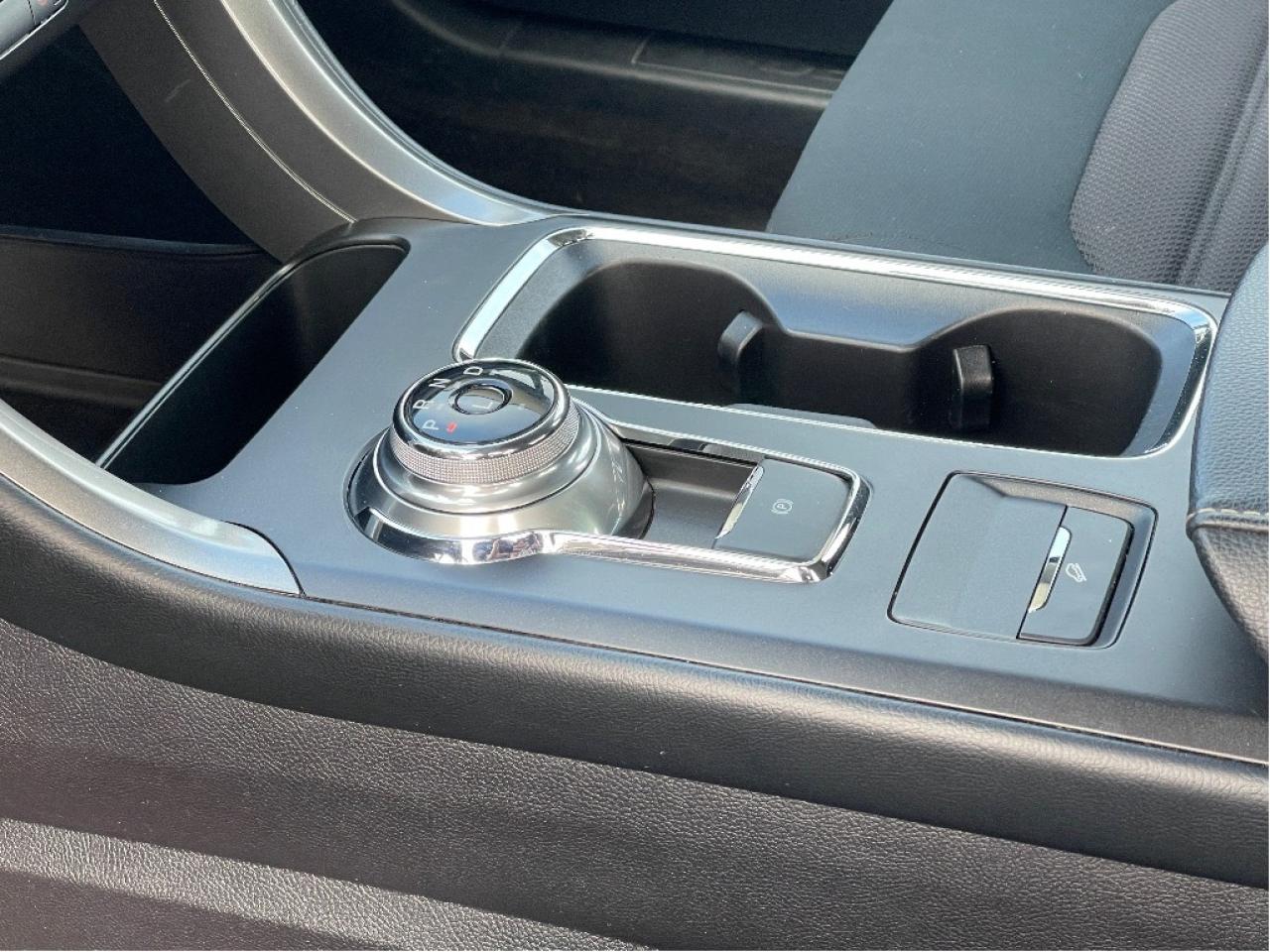 2018 Ford Fusion SE FWD 2.5L LOW LOW KMS HEATED SEATS BLUETOOTH Photo