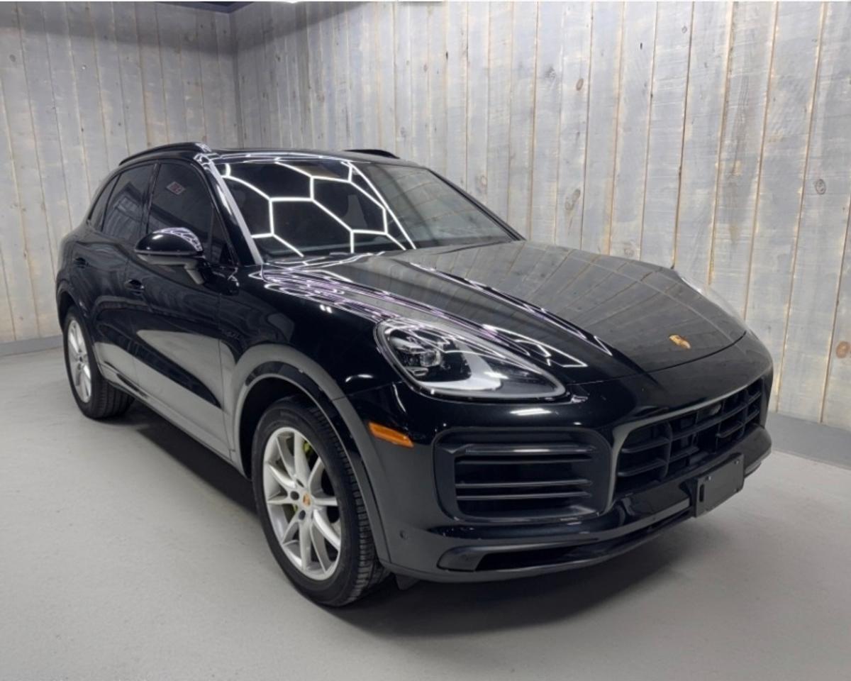2023 Porsche Cayenne Platinum E-Hybrid AWD Photo0