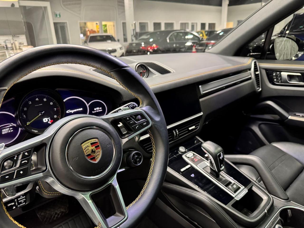 2023 Porsche Cayenne Platinum E-Hybrid AWD Photo