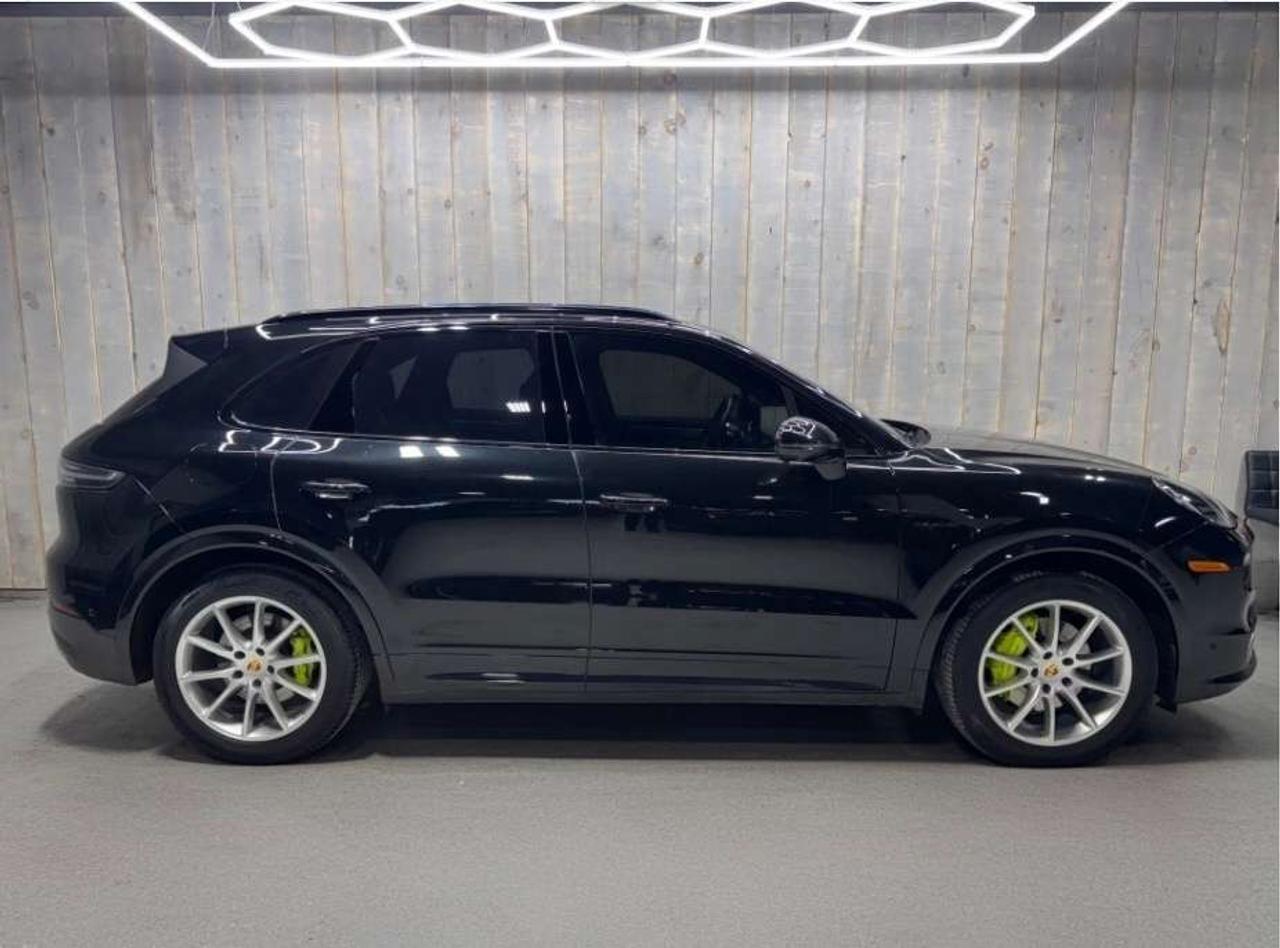 2023 Porsche Cayenne PLATINUM EDITION E-HYBRID AWD Photo1
