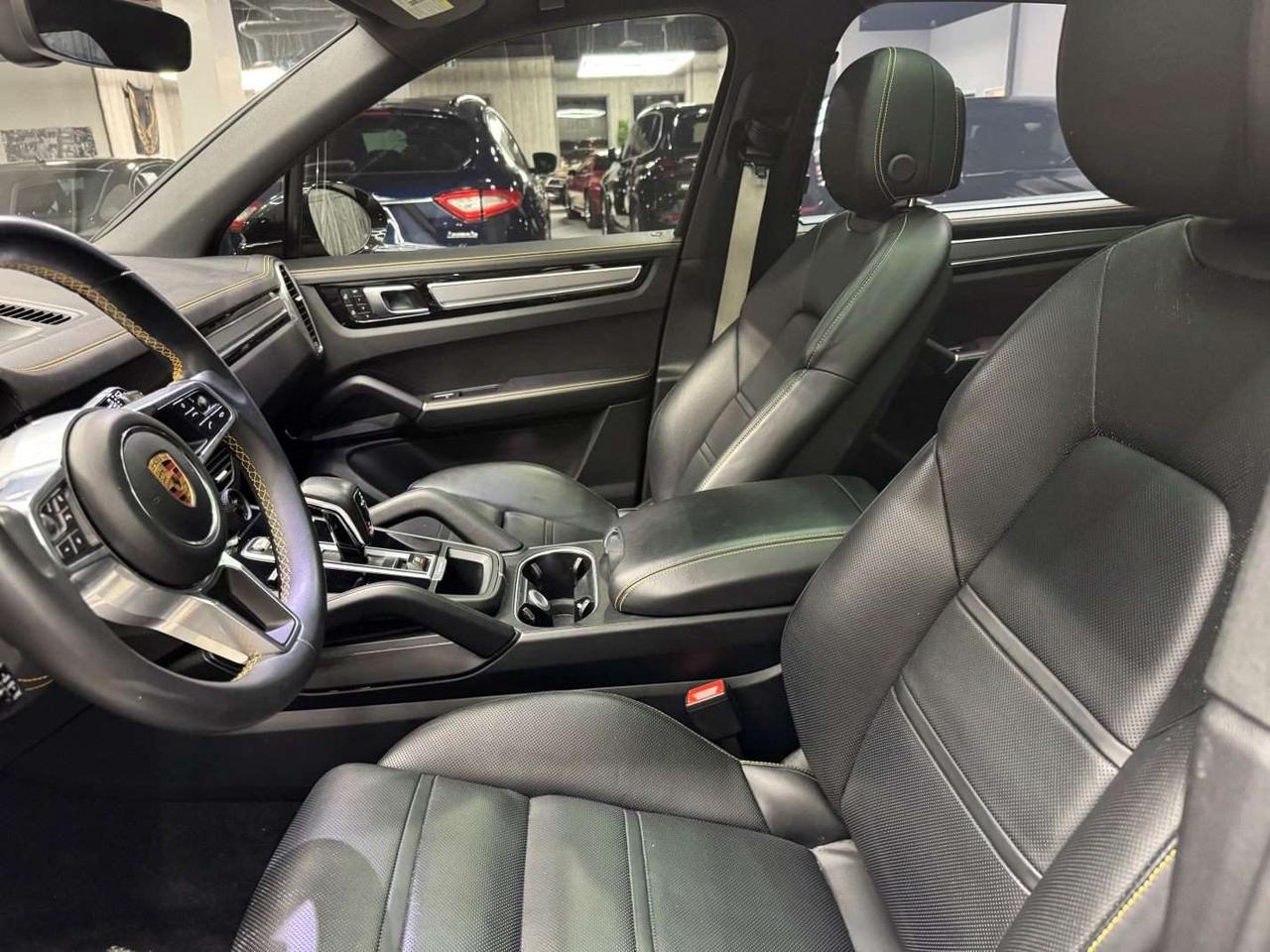 2023 Porsche Cayenne PLATINUM EDITION E-HYBRID AWD Photo