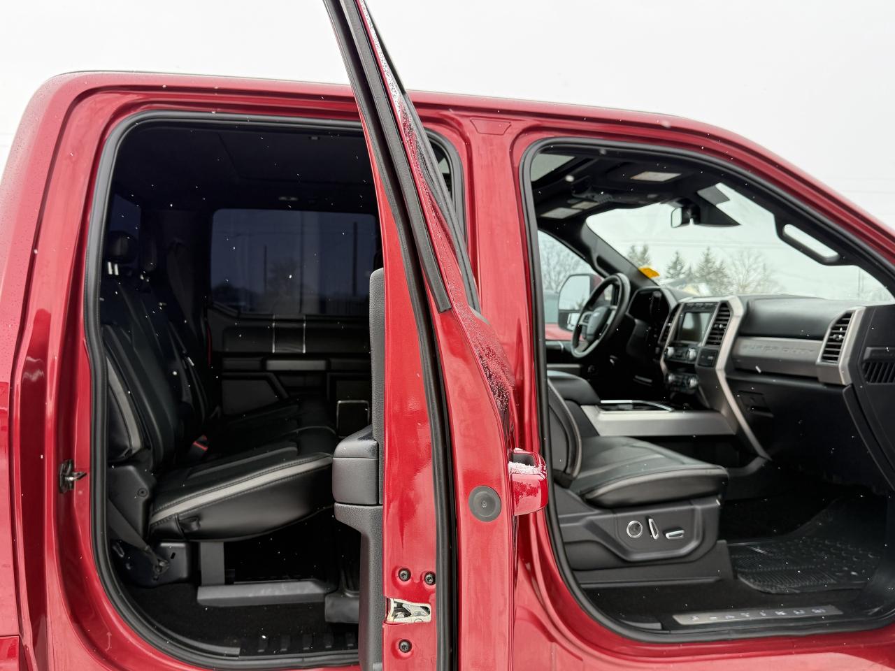 2019 Ford F-350 Platinum 4WD Crew Cab 6.75' Box Photo
