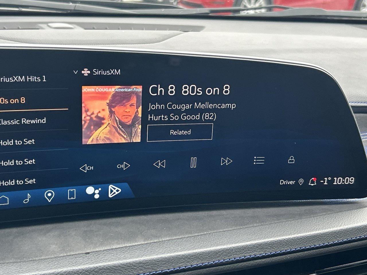 2024 Cadillac XT4 Sport Panoramic Sunroof 20 Inch Wheels 33 inch Scr Photo