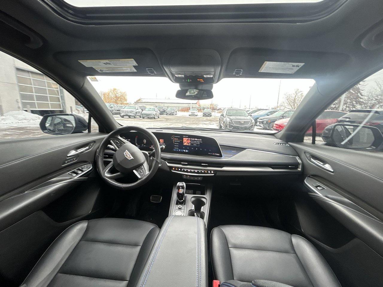 2024 Cadillac XT4 Sport Panoramic Sunroof 20 Inch Wheels 33 inch Scr Photo
