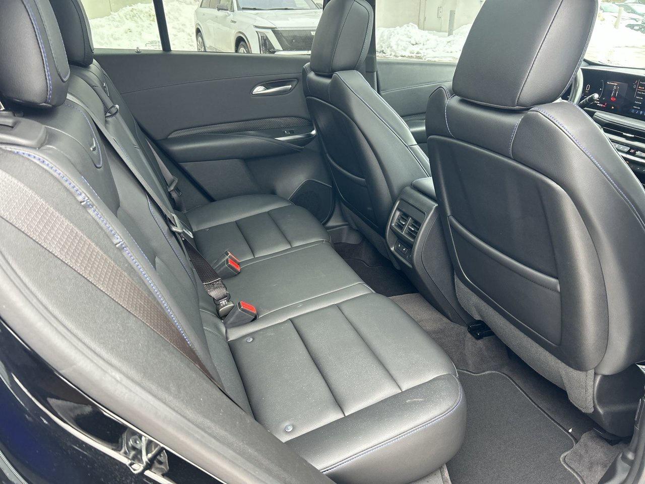 2024 Cadillac XT4 Sport Panoramic Sunroof 20 Inch Wheels 33 inch Scr Photo