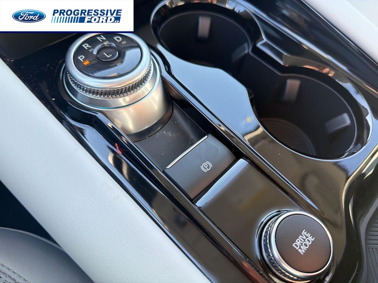 2026 Ford Explorer Platinum 4dr 4x4 Photo