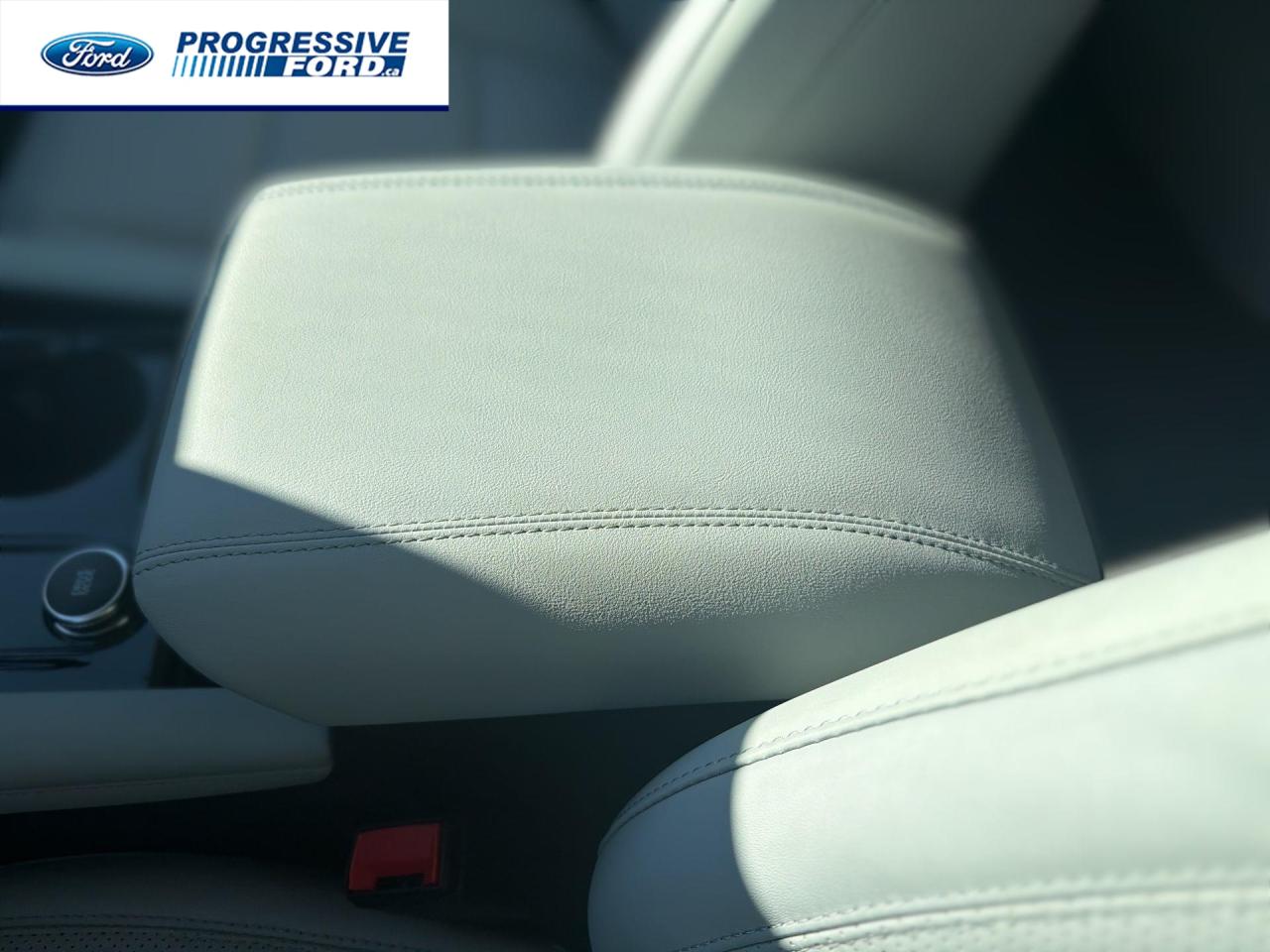 2026 Ford Explorer Platinum 4dr 4x4 Photo