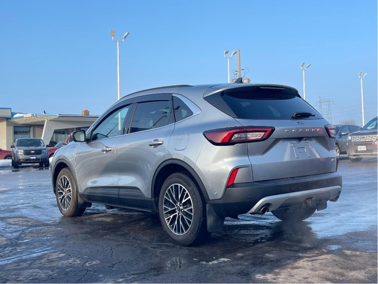 2023 Ford Escape HYBRID LEATHER PANO HEADSUP DISPLAY ACTIVE PARK Photo