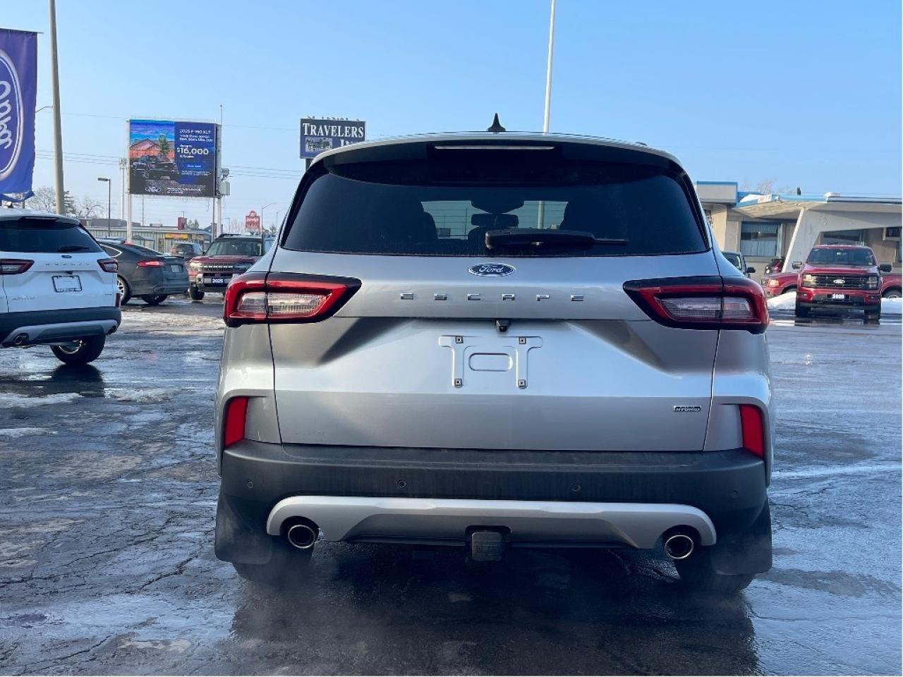 2023 Ford Escape HYBRID LEATHER PANO HEADSUP DISPLAY ACTIVE PARK Photo