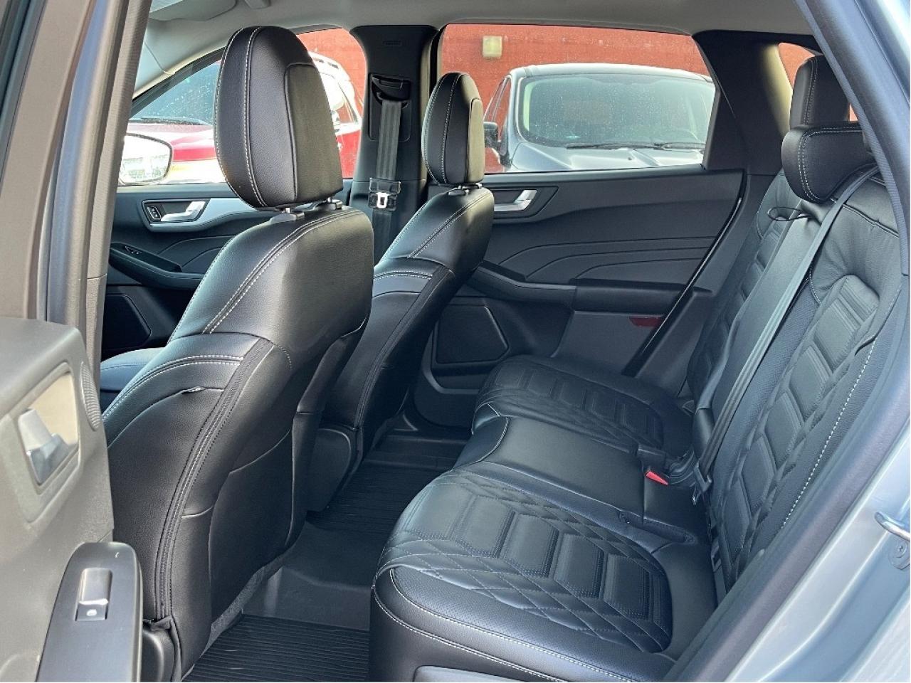 2023 Ford Escape HYBRID LEATHER PANO HEADSUP DISPLAY ACTIVE PARK Photo