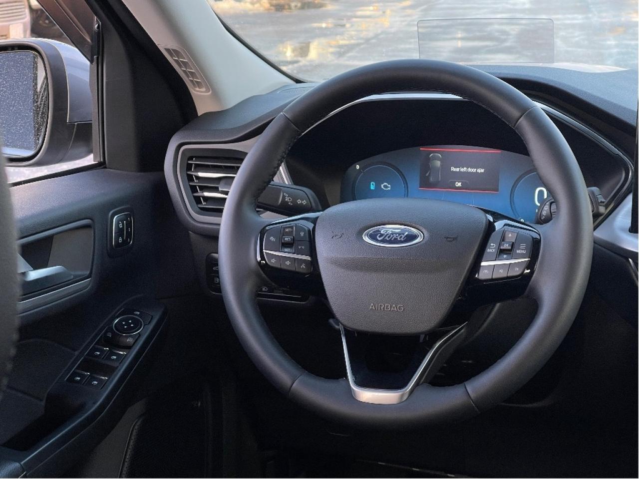 2023 Ford Escape HYBRID LEATHER PANO HEADSUP DISPLAY ACTIVE PARK Photo