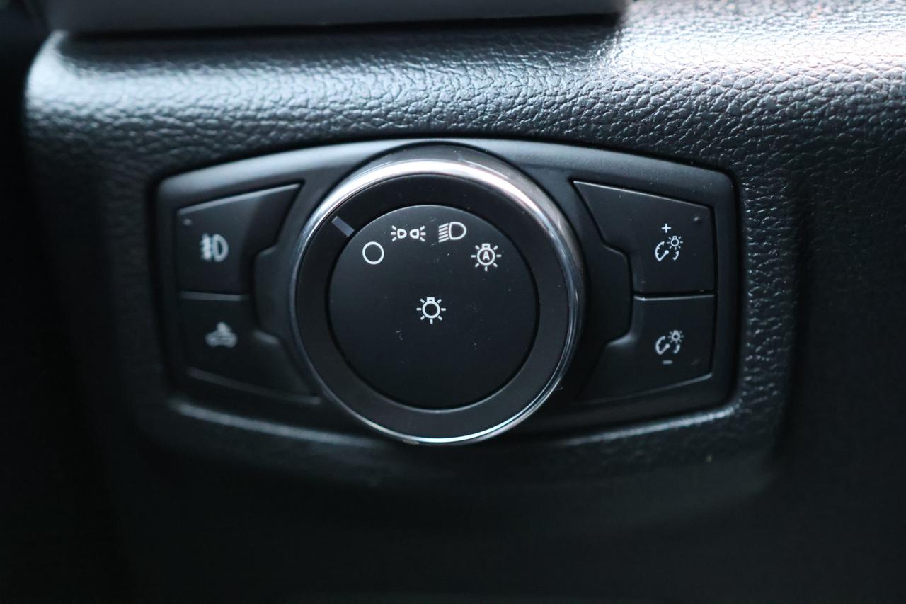 2016 Ford F-150 LARIAT-4WD/SUPERCREW/R STARTER/NAV/LEATHER/PANO RO Photo