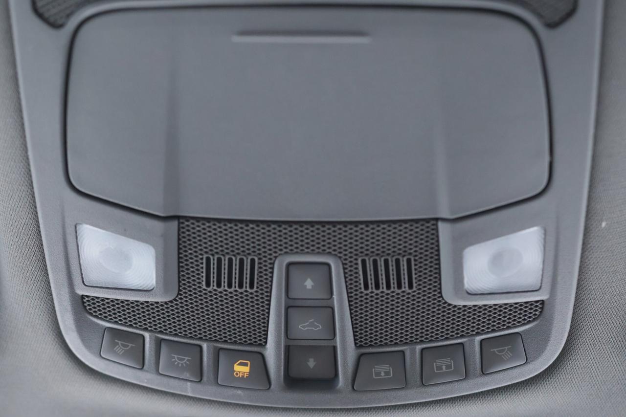 2016 Ford F-150 LARIAT-4WD/SUPERCREW/R STARTER/NAV/LEATHER/PANO RO Photo